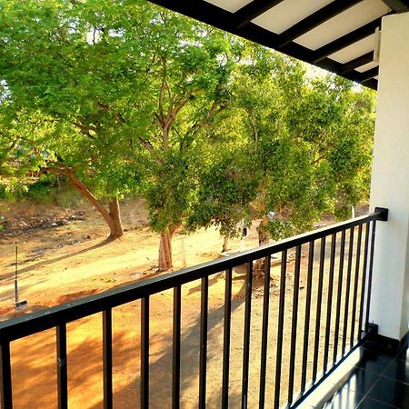 Romana Rest Kataragama Exteriör bild