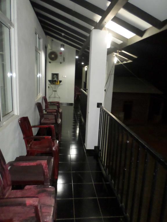 Romana Rest Kataragama Exteriör bild